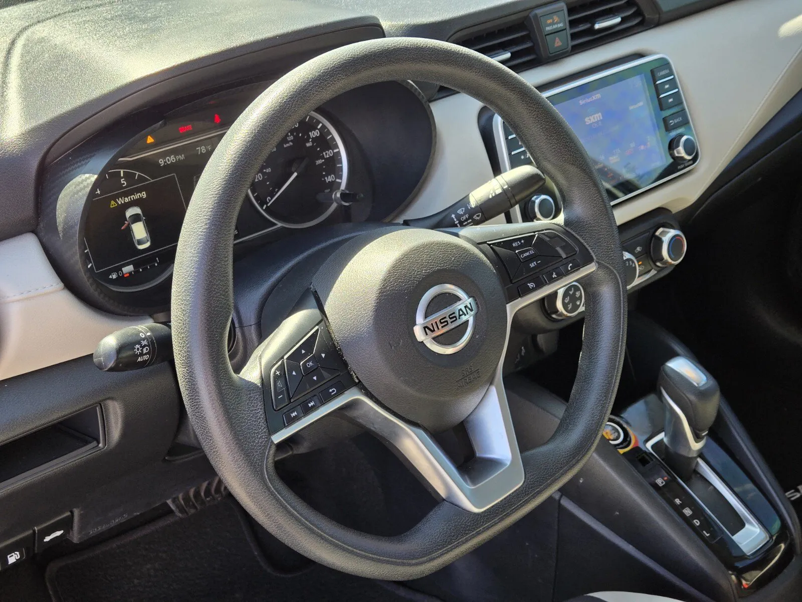 Nissan Versa photo 15