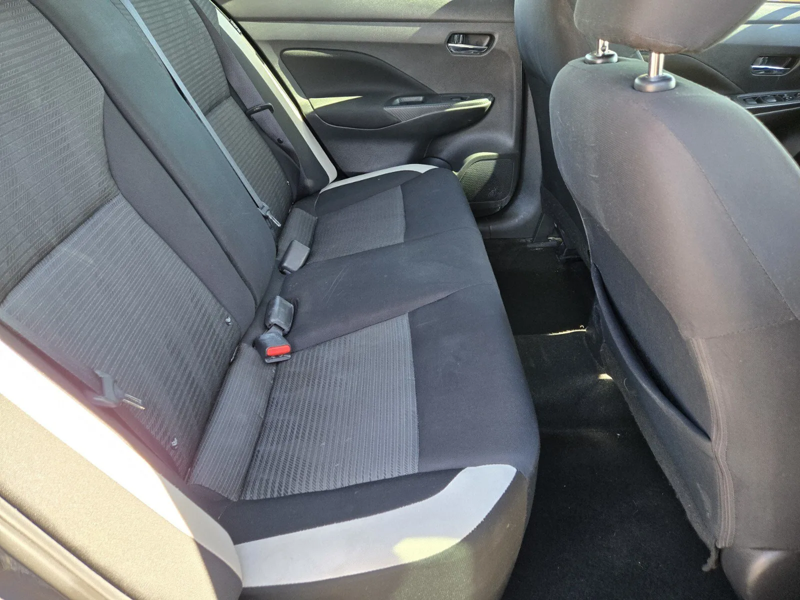Nissan Versa photo 11