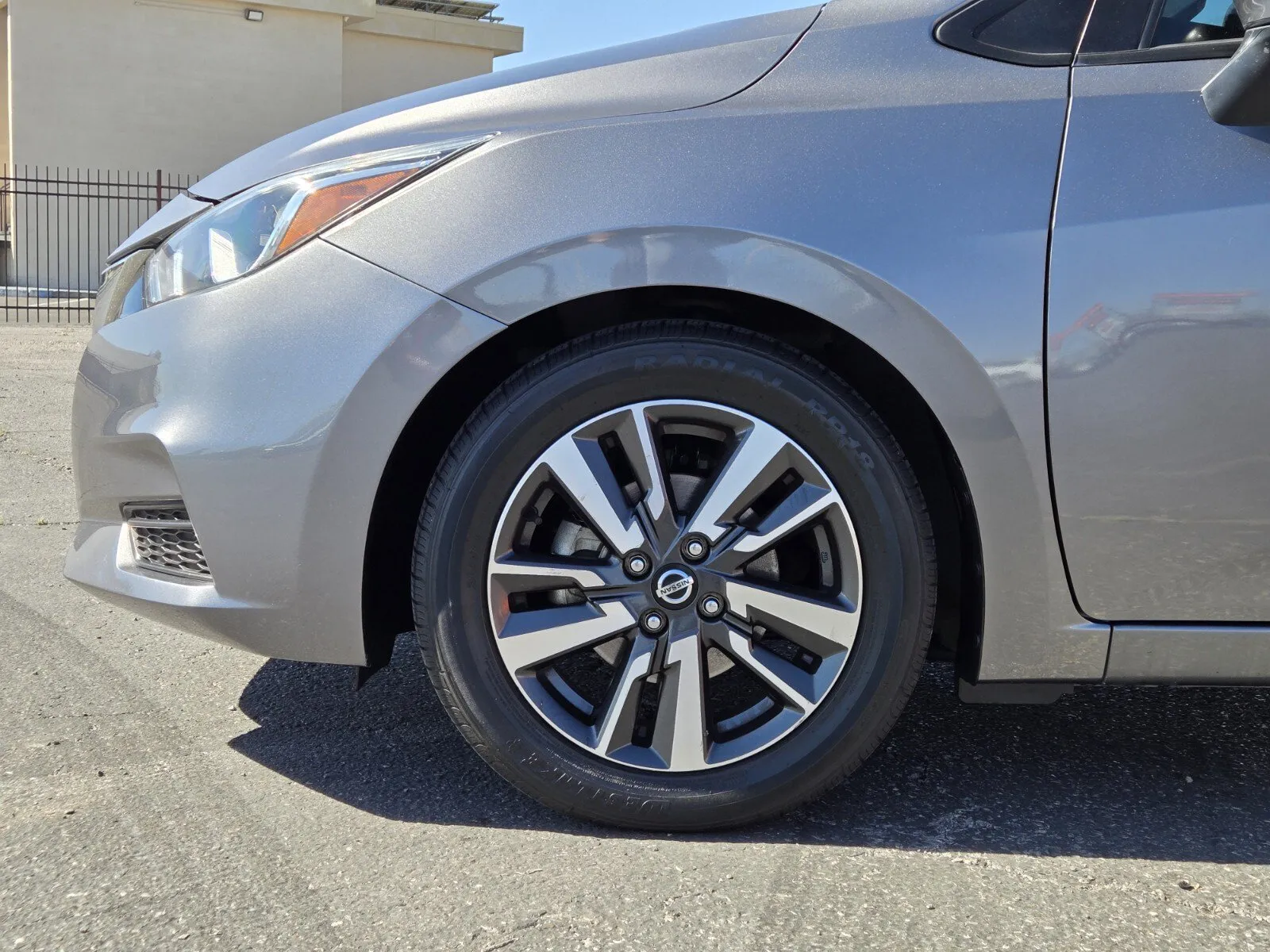 Nissan Versa photo 6
