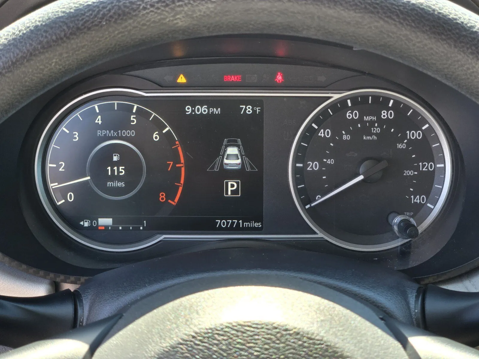 Nissan Versa photo 16