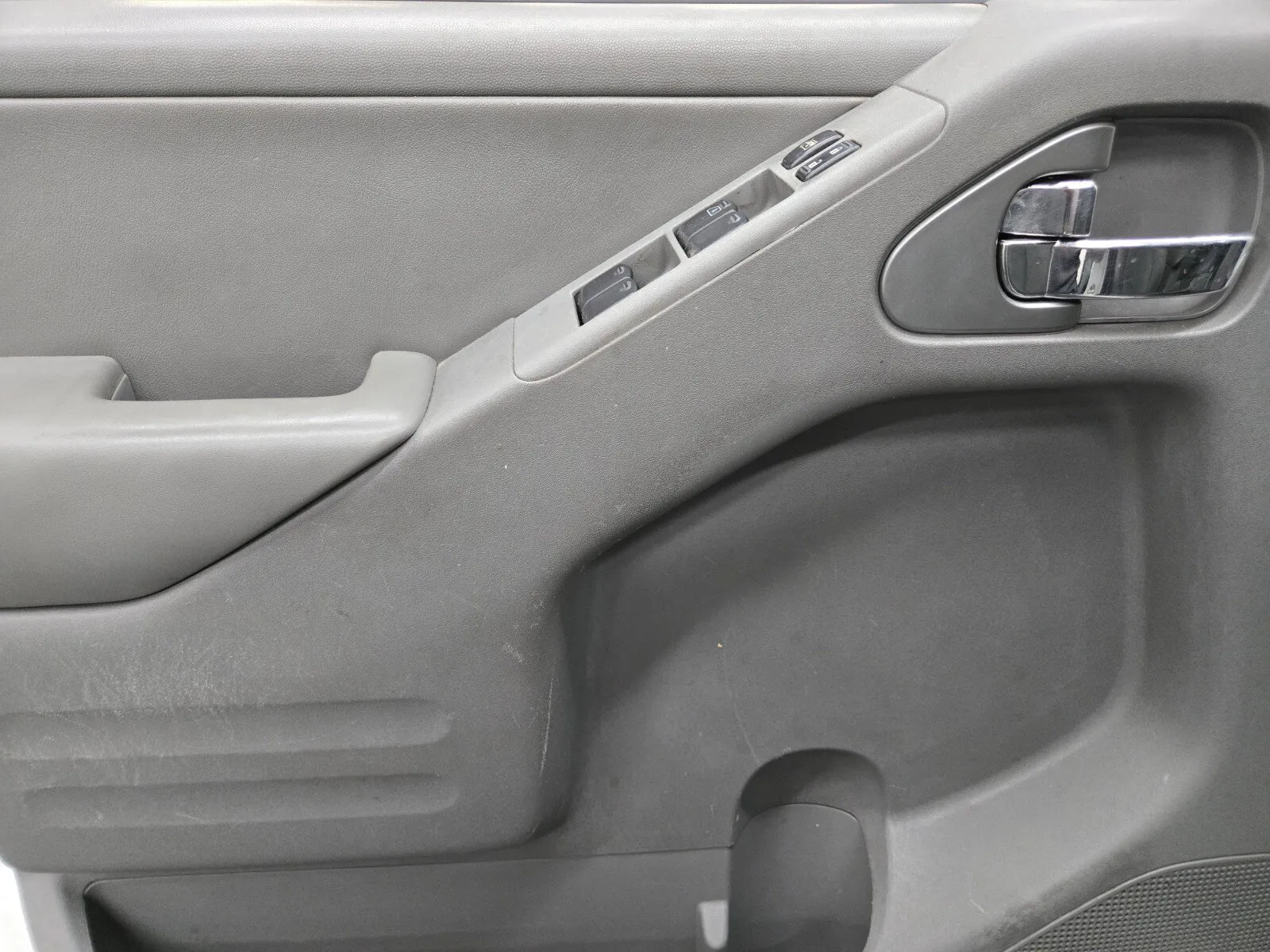 Nissan Frontier photo 14