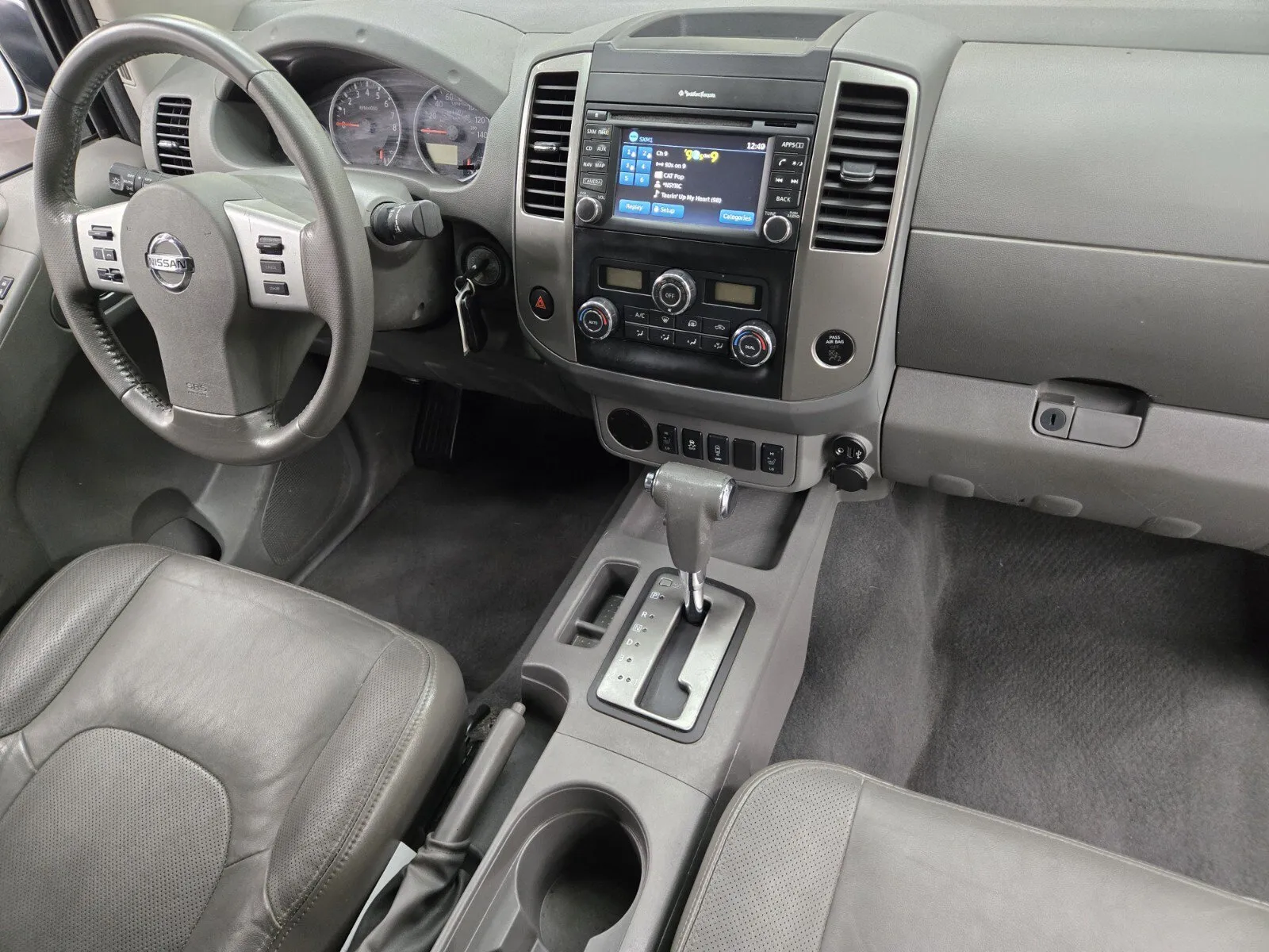 Nissan Frontier photo 13