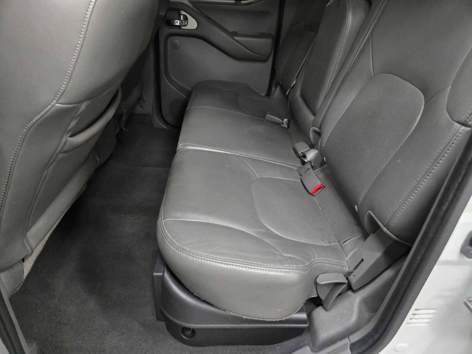 Nissan Frontier photo 9