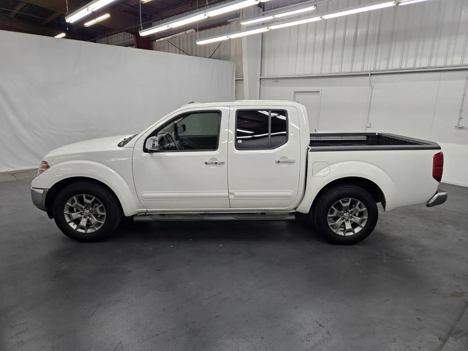 Nissan Frontier photo 2