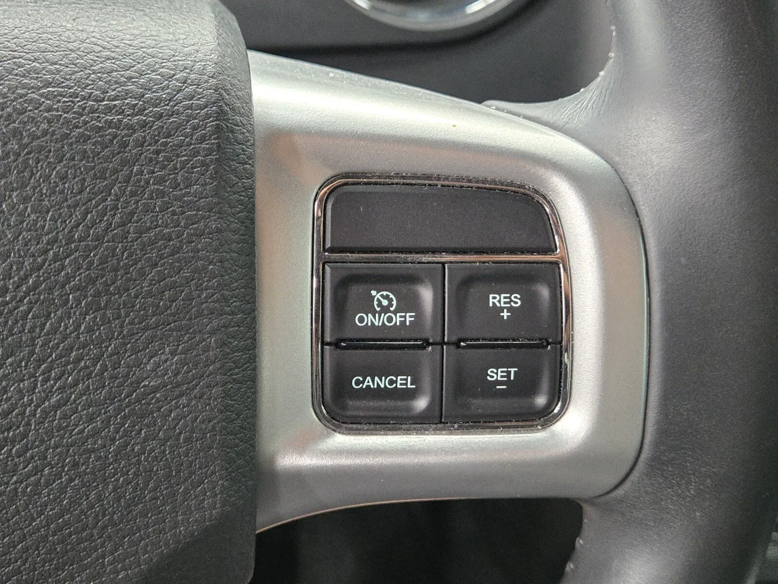 Dodge Challenger photo 19