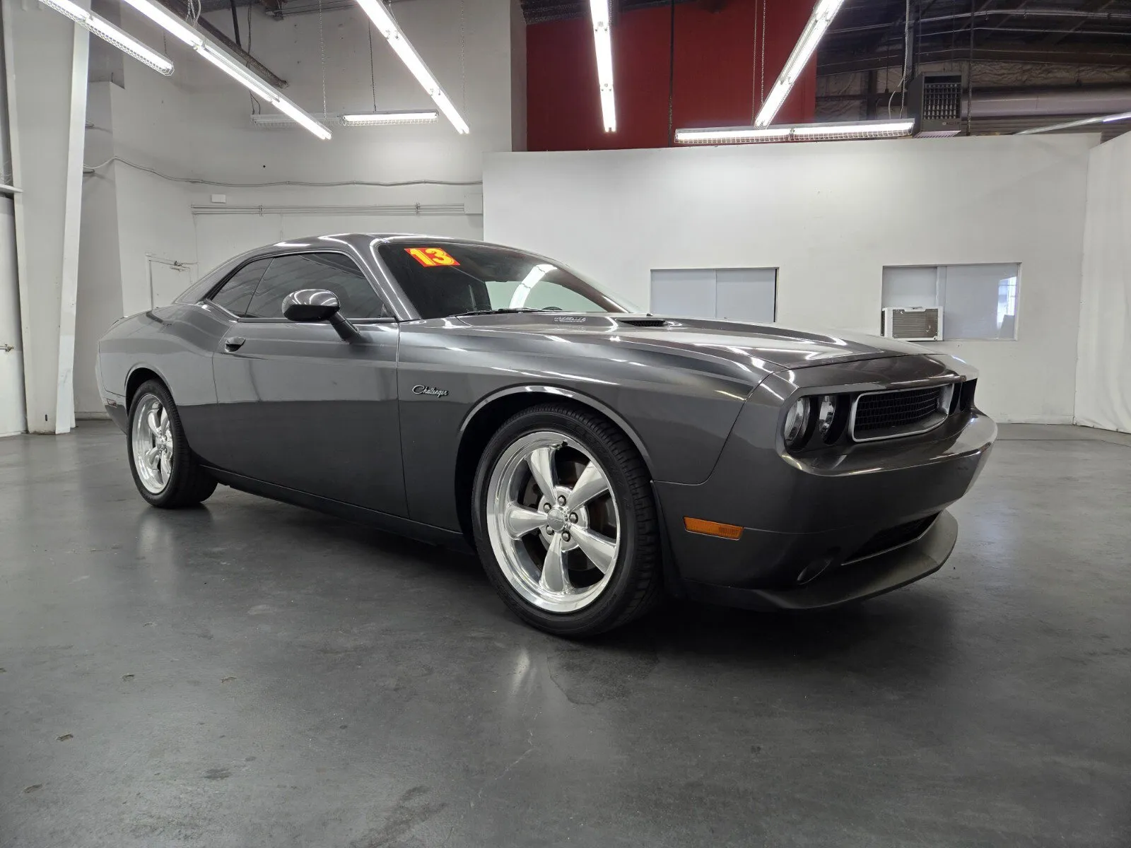 Dodge Challenger photo 4