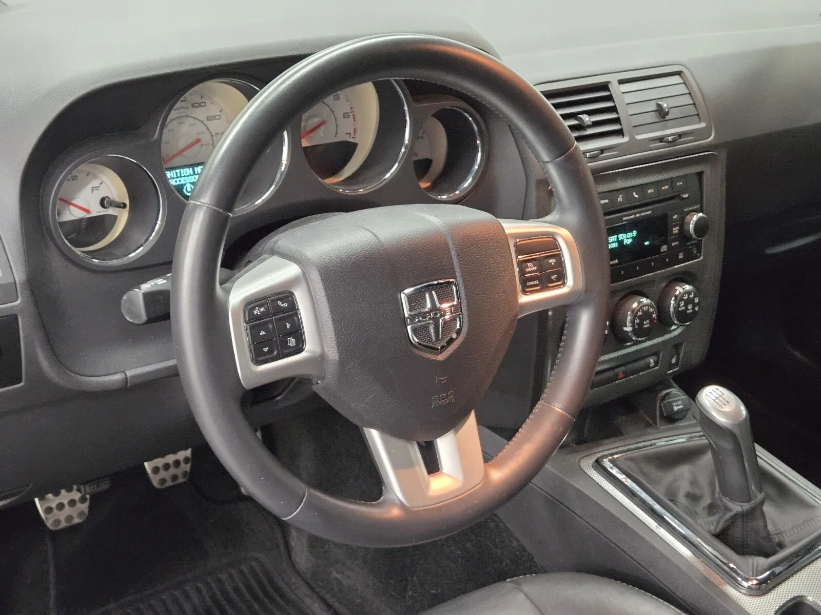 Dodge Challenger photo 14