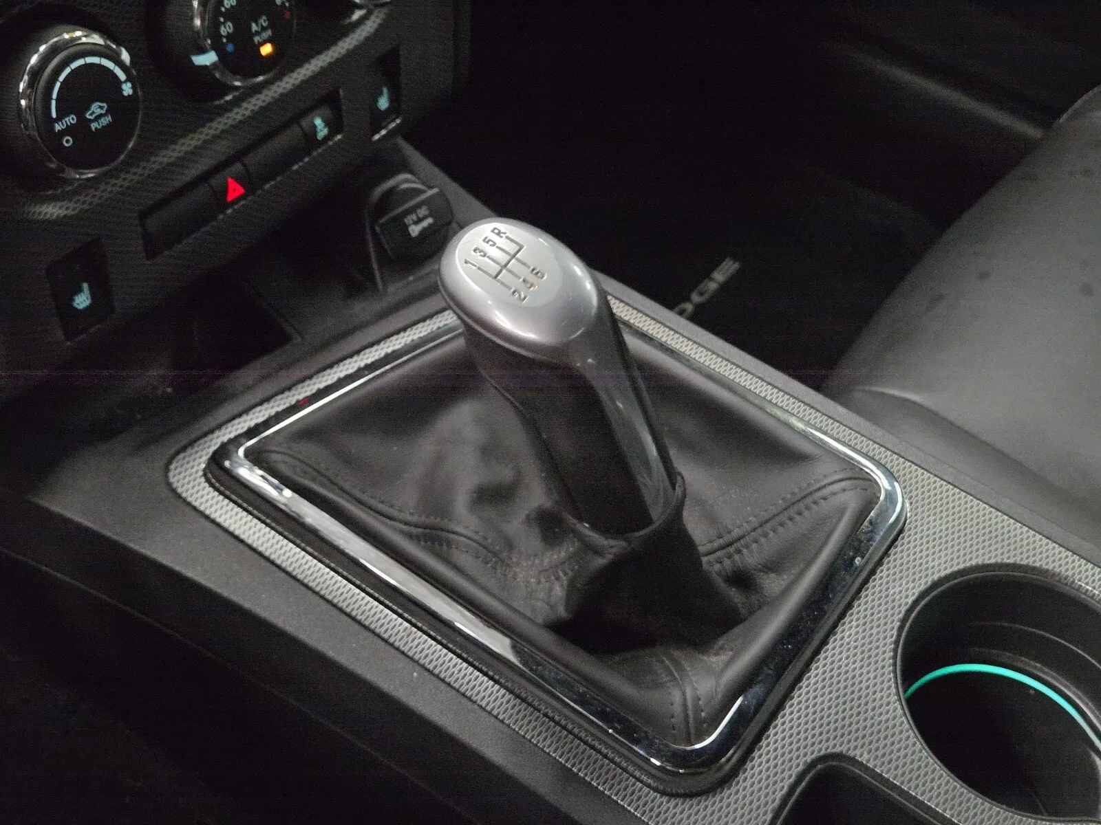 Dodge Challenger photo 17