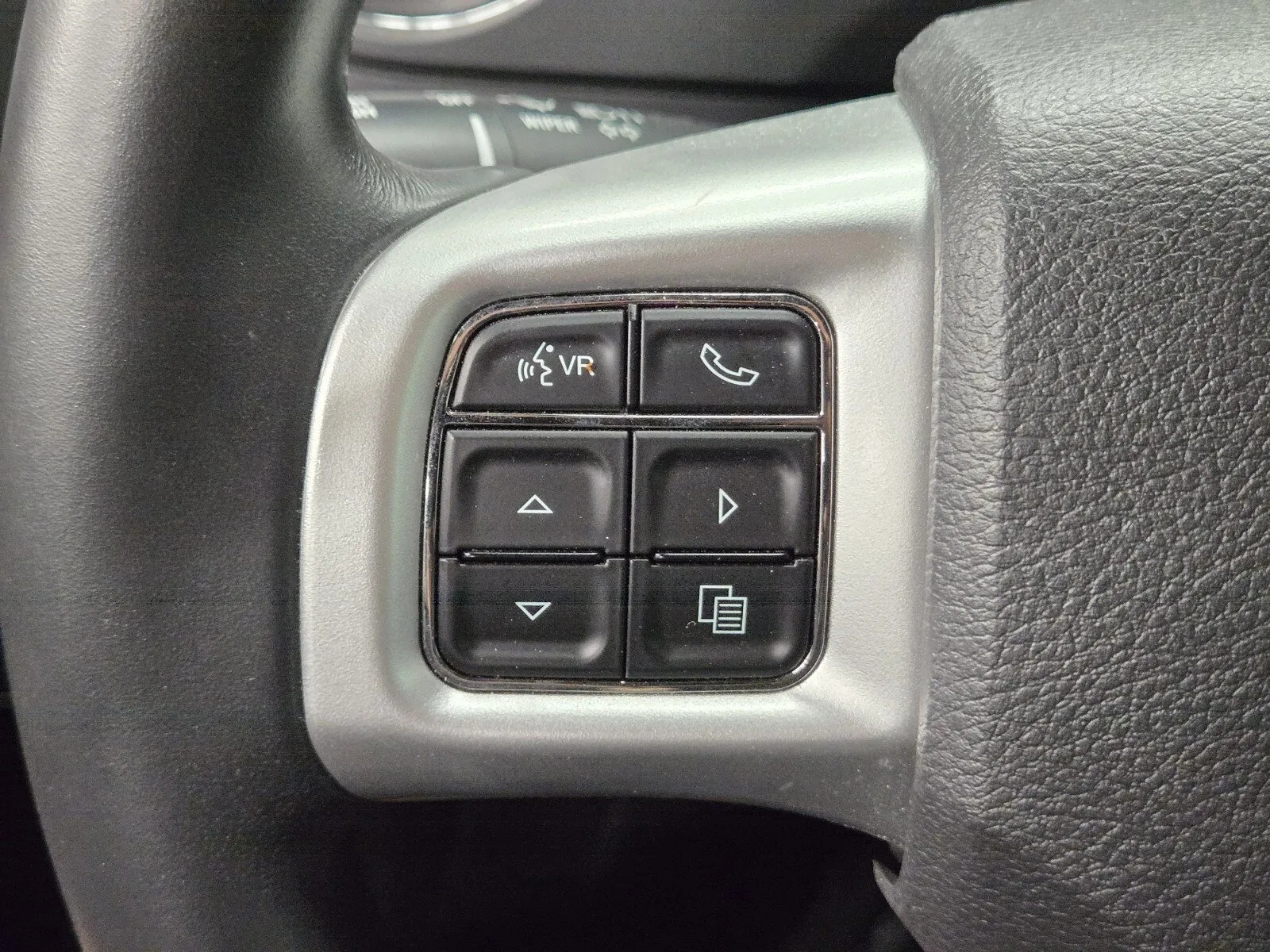 Dodge Challenger photo 18