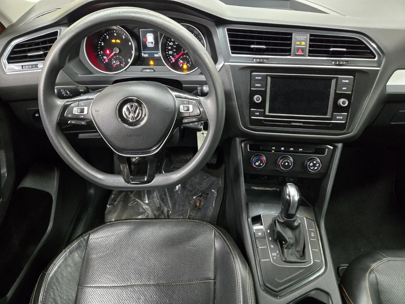 2018 Volkswagen Tiguan S - Photo 9