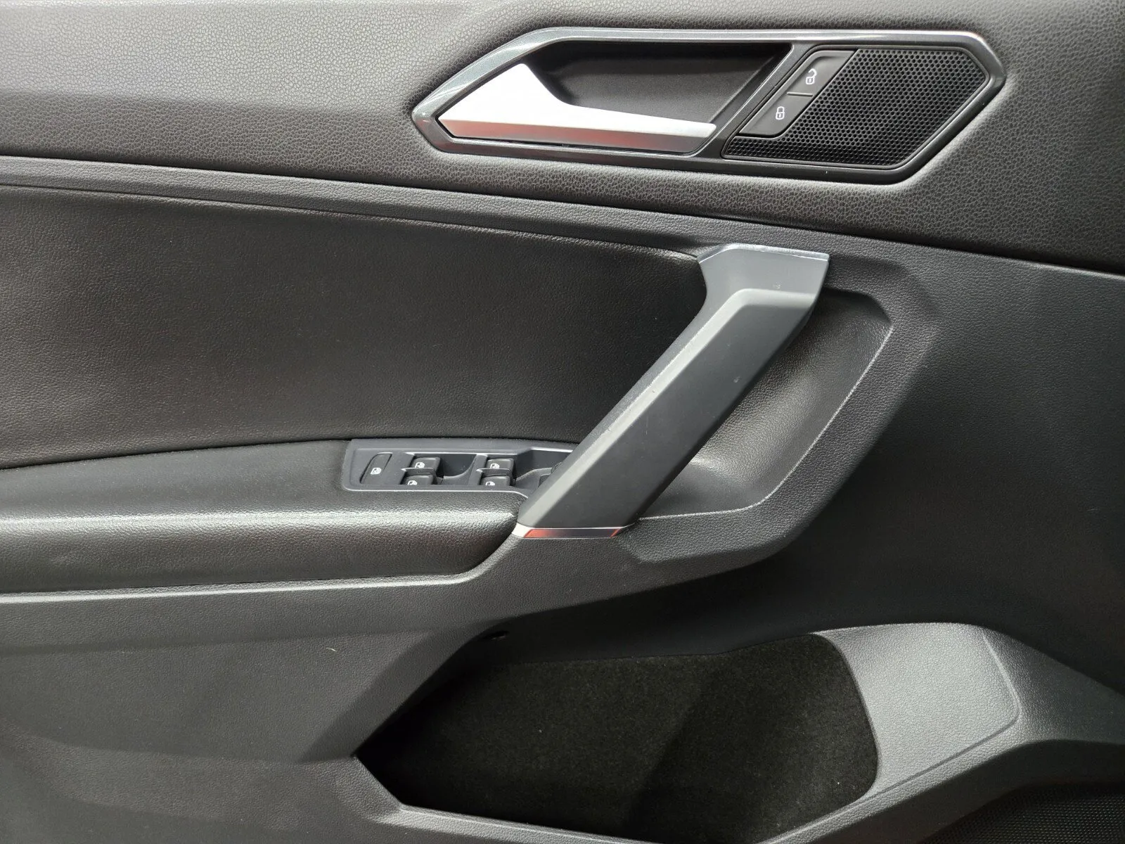 2018 Volkswagen Tiguan S - Photo 15