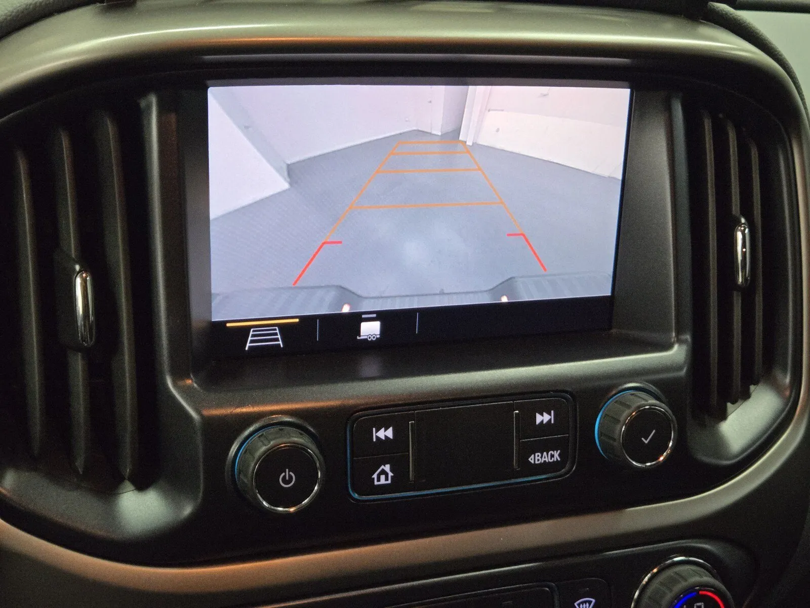 Chevrolet Colorado photo 18