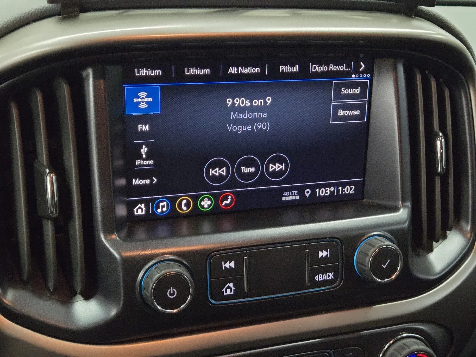 Chevrolet Colorado photo 17