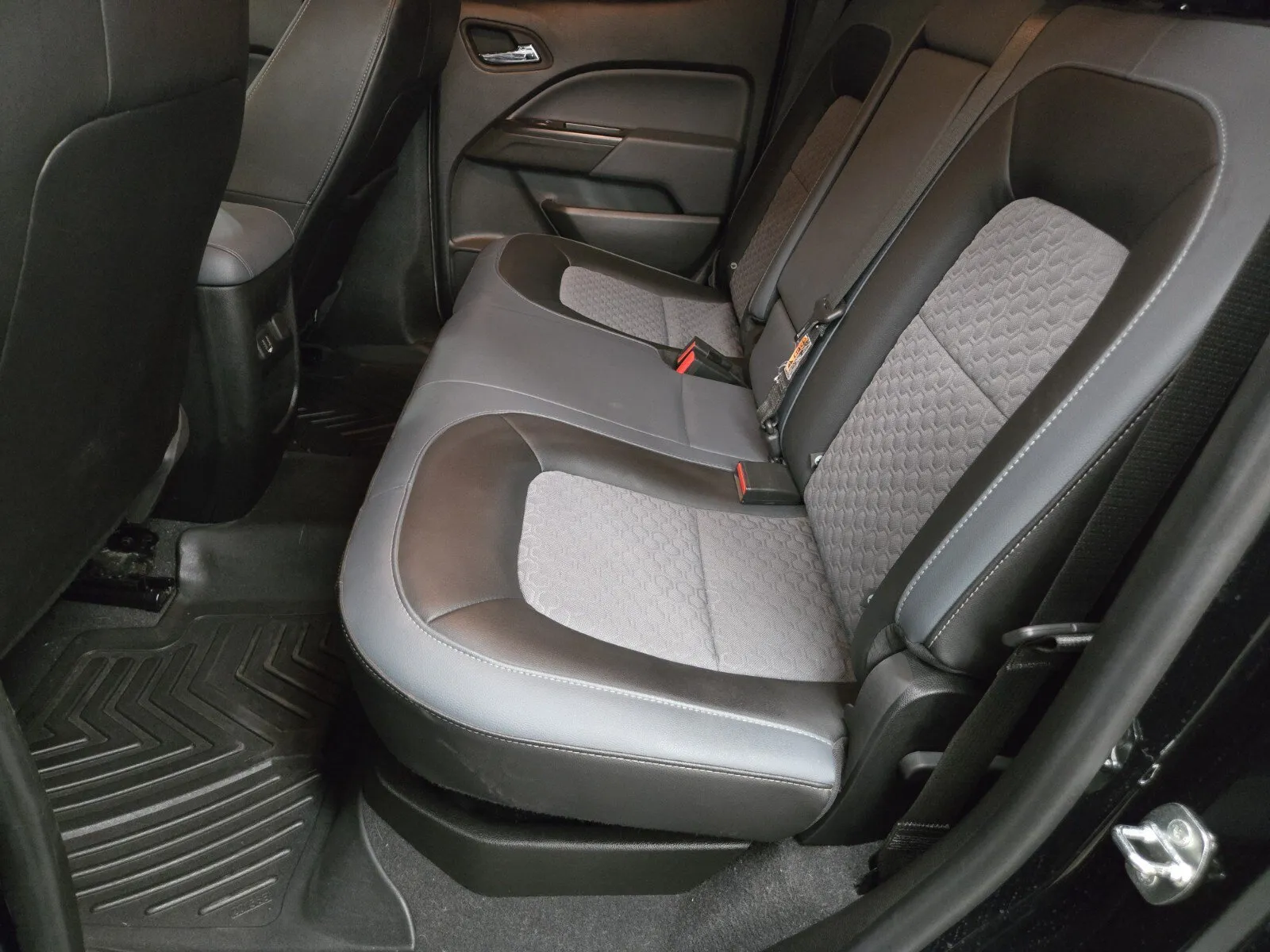 Chevrolet Colorado photo 8