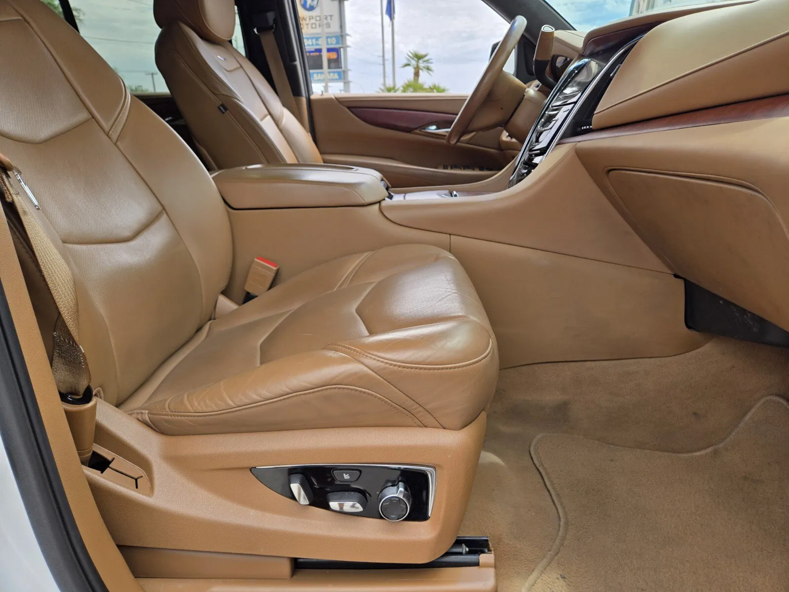 Cadillac Escalade photo 12