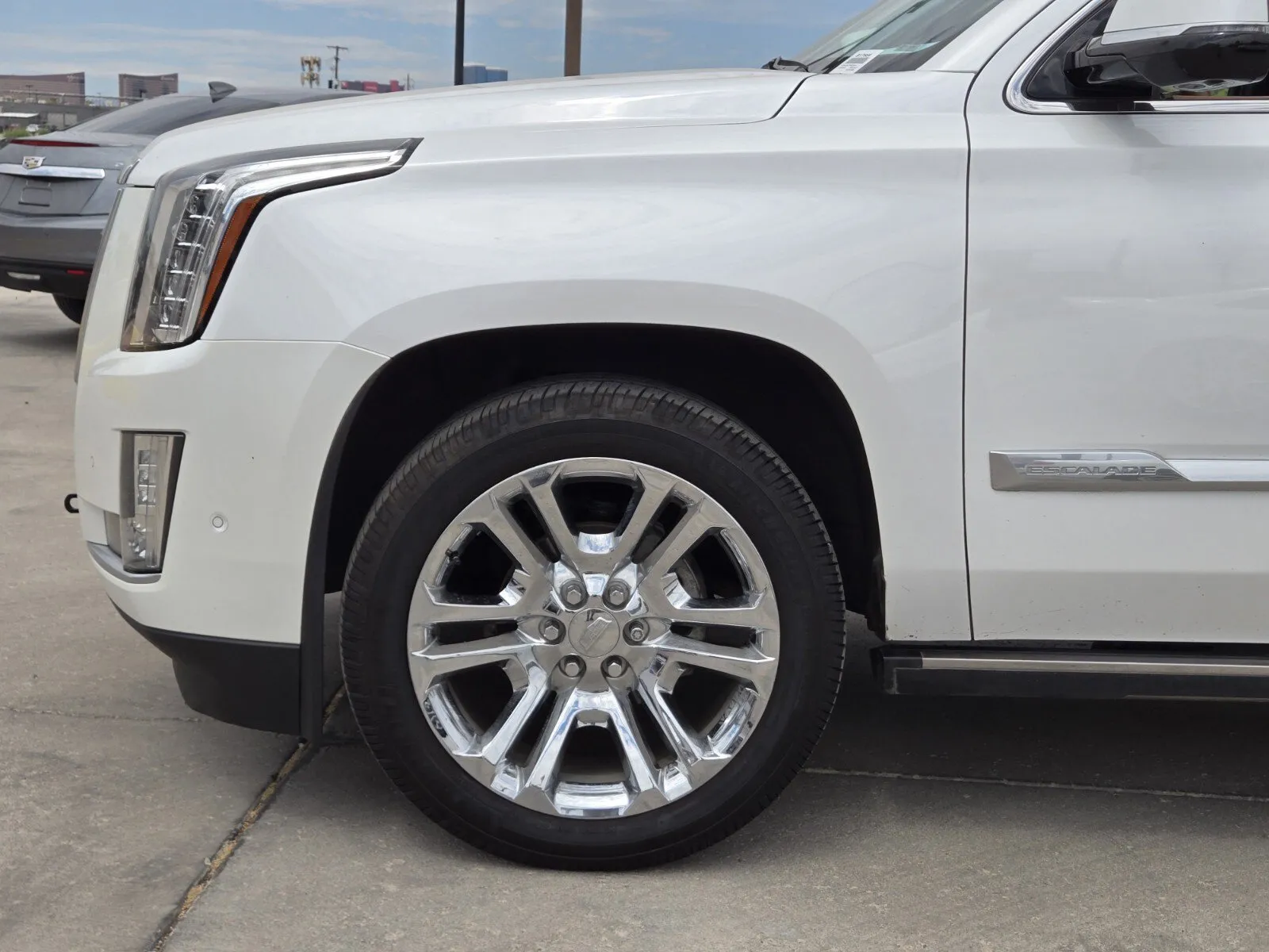 Cadillac Escalade photo 5
