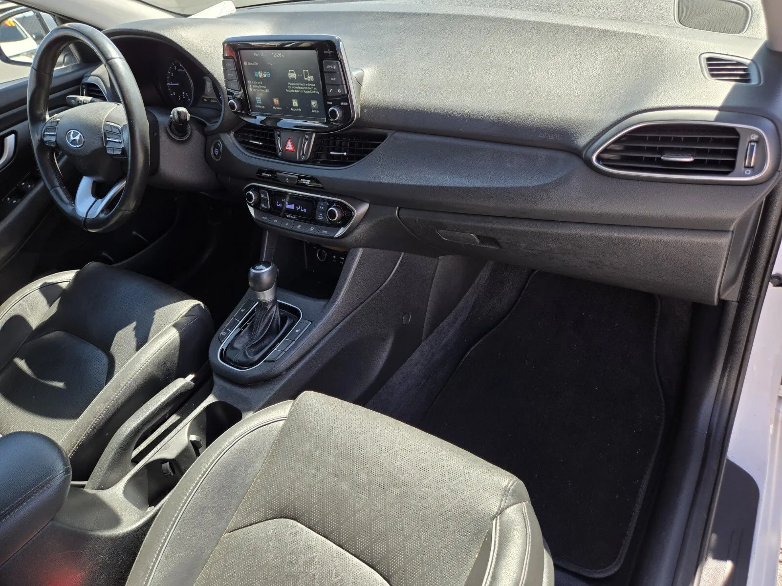 Hyundai Elantra GT photo 14