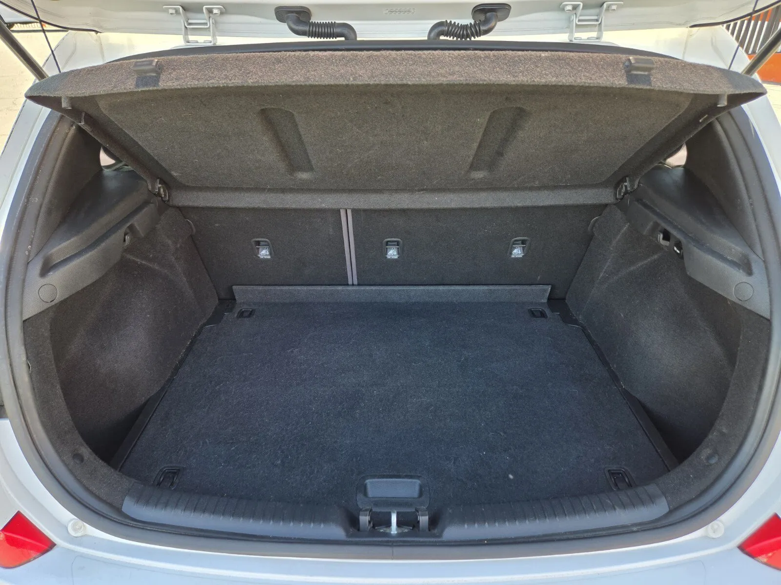 Hyundai Elantra GT photo 11
