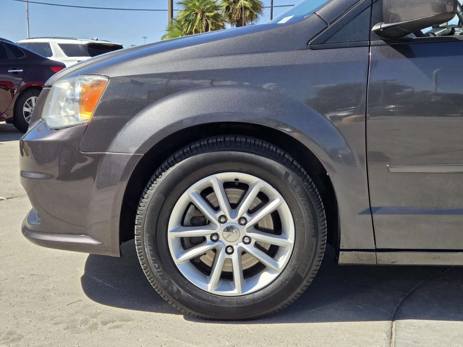 Dodge Grand Caravan photo 6