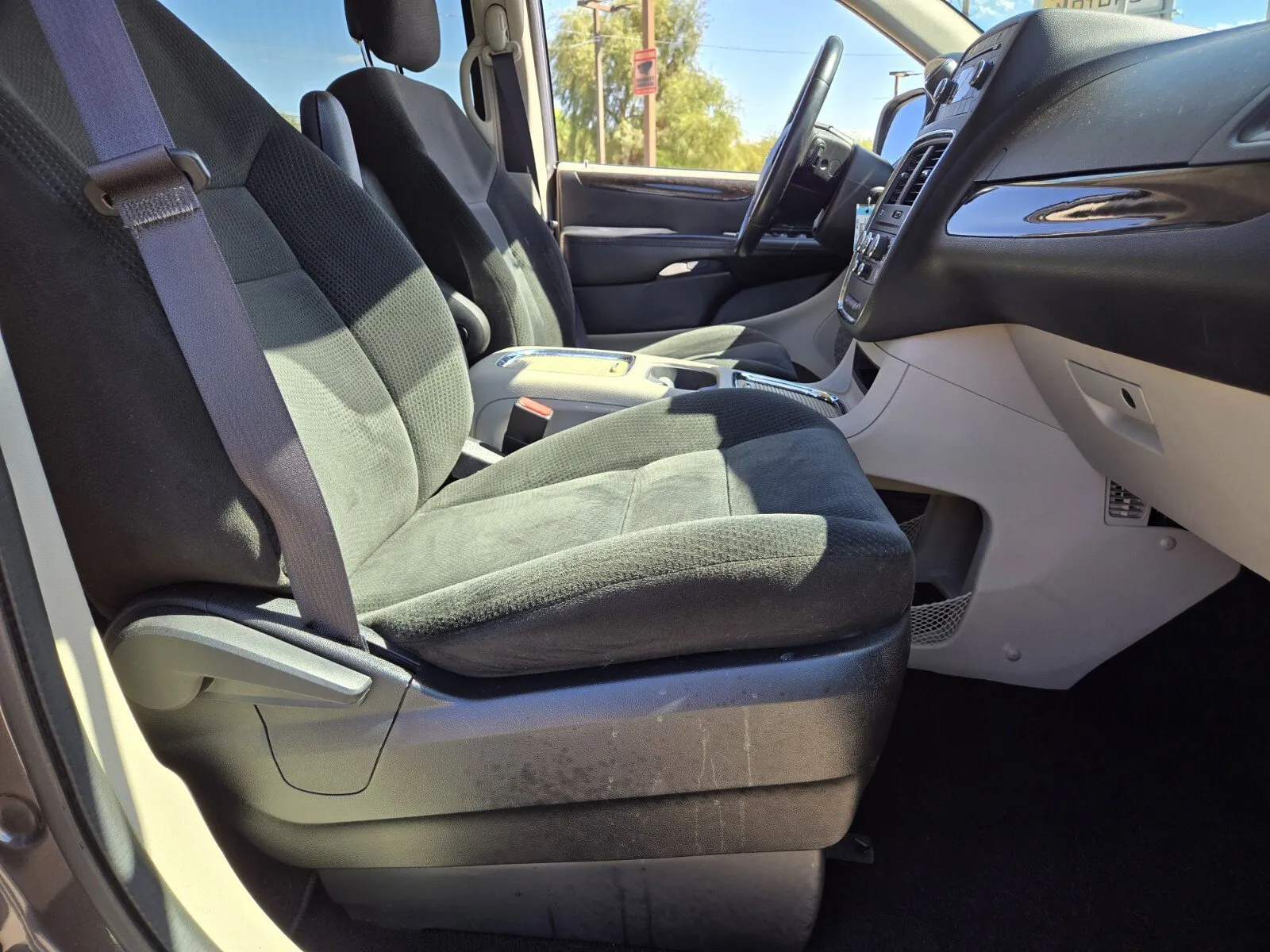 Dodge Grand Caravan photo 13