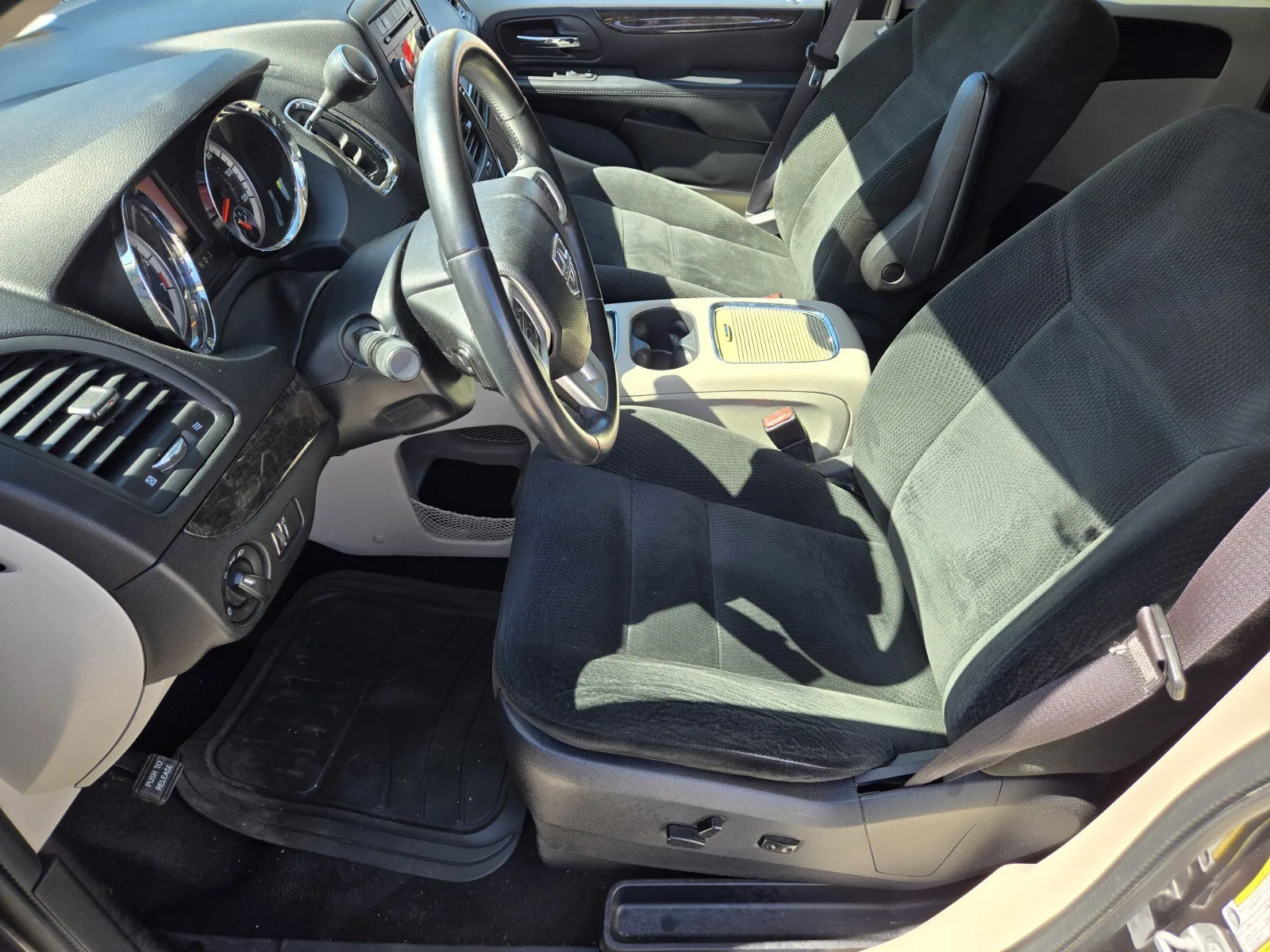 Dodge Grand Caravan photo 7