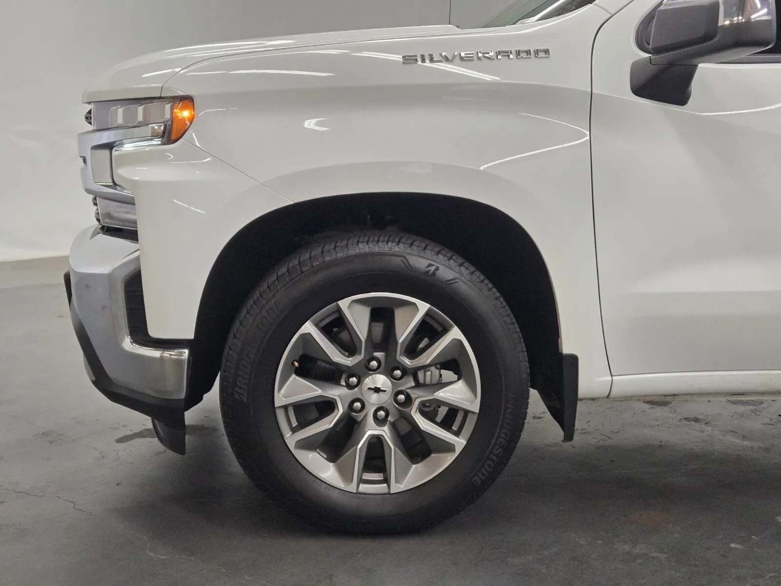 Chevrolet Silverado photo 6