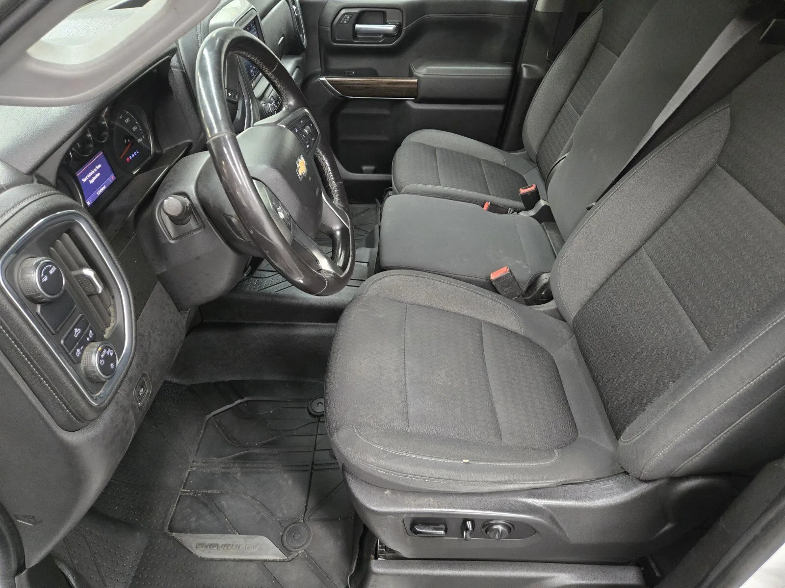 Chevrolet Silverado photo 7