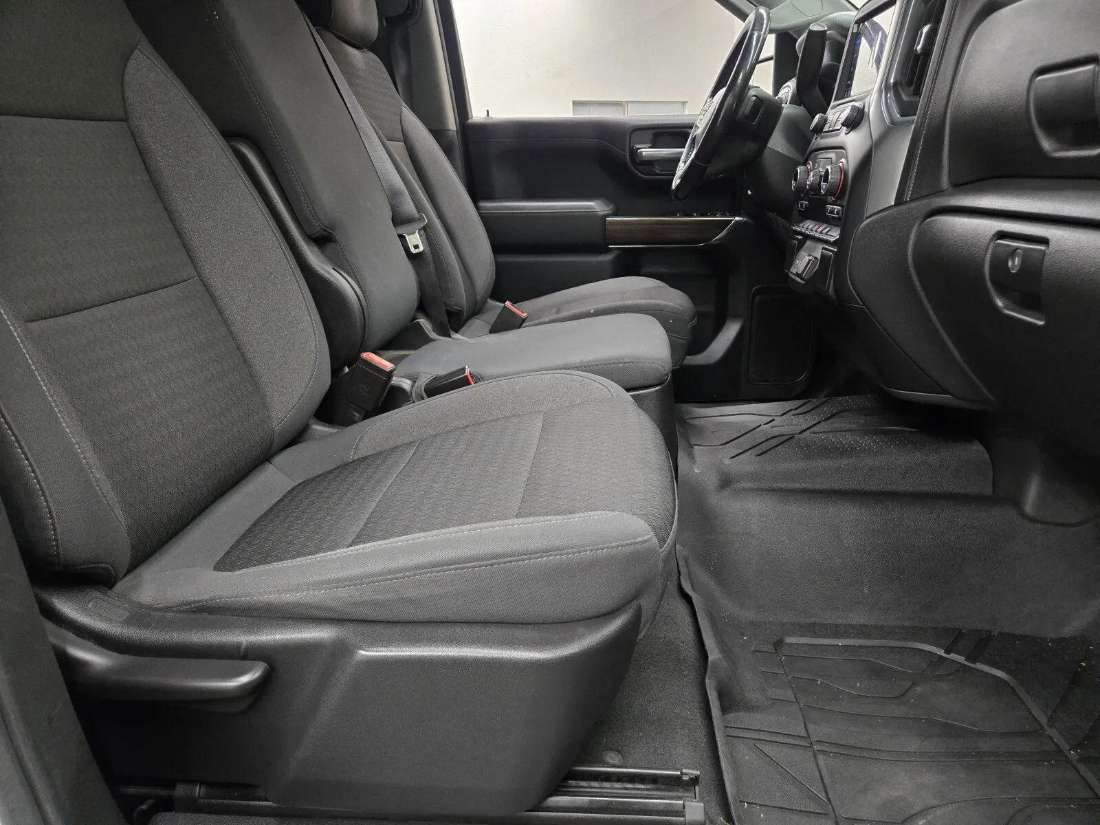 Chevrolet Silverado photo 12