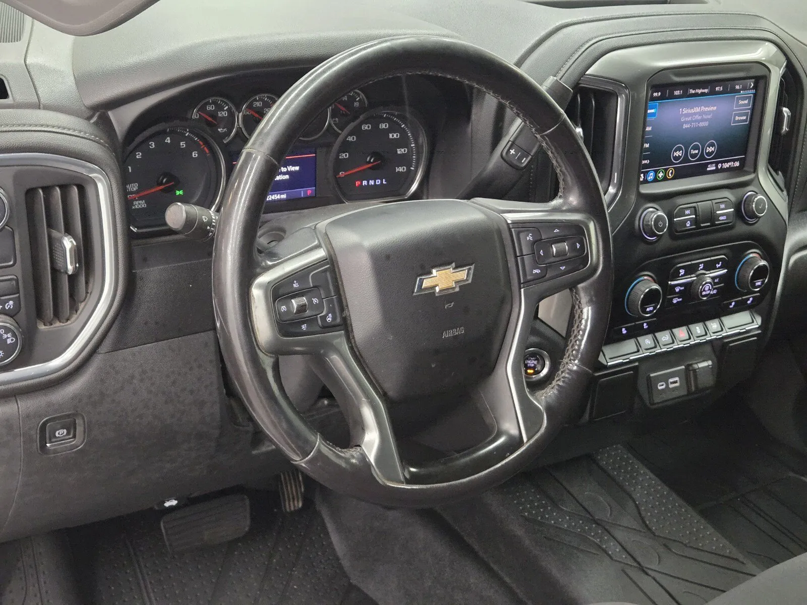 Chevrolet Silverado photo 15