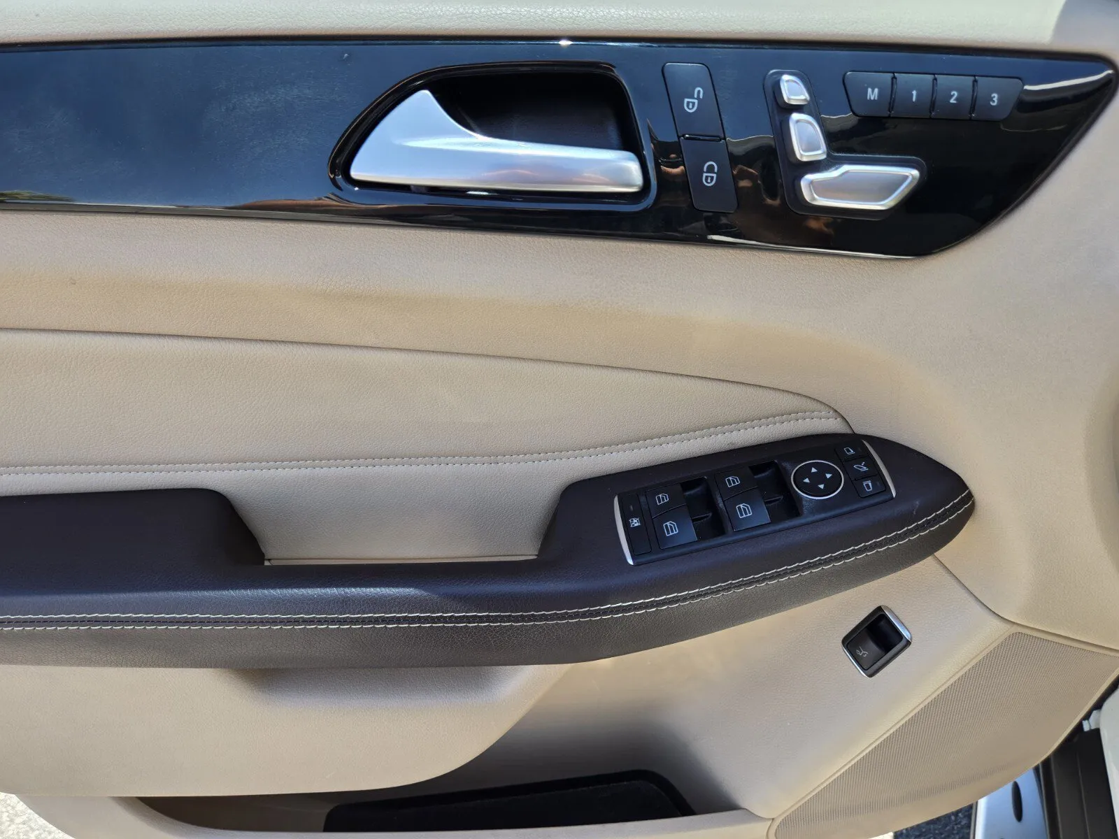 Mercedes-Benz GLE photo 15