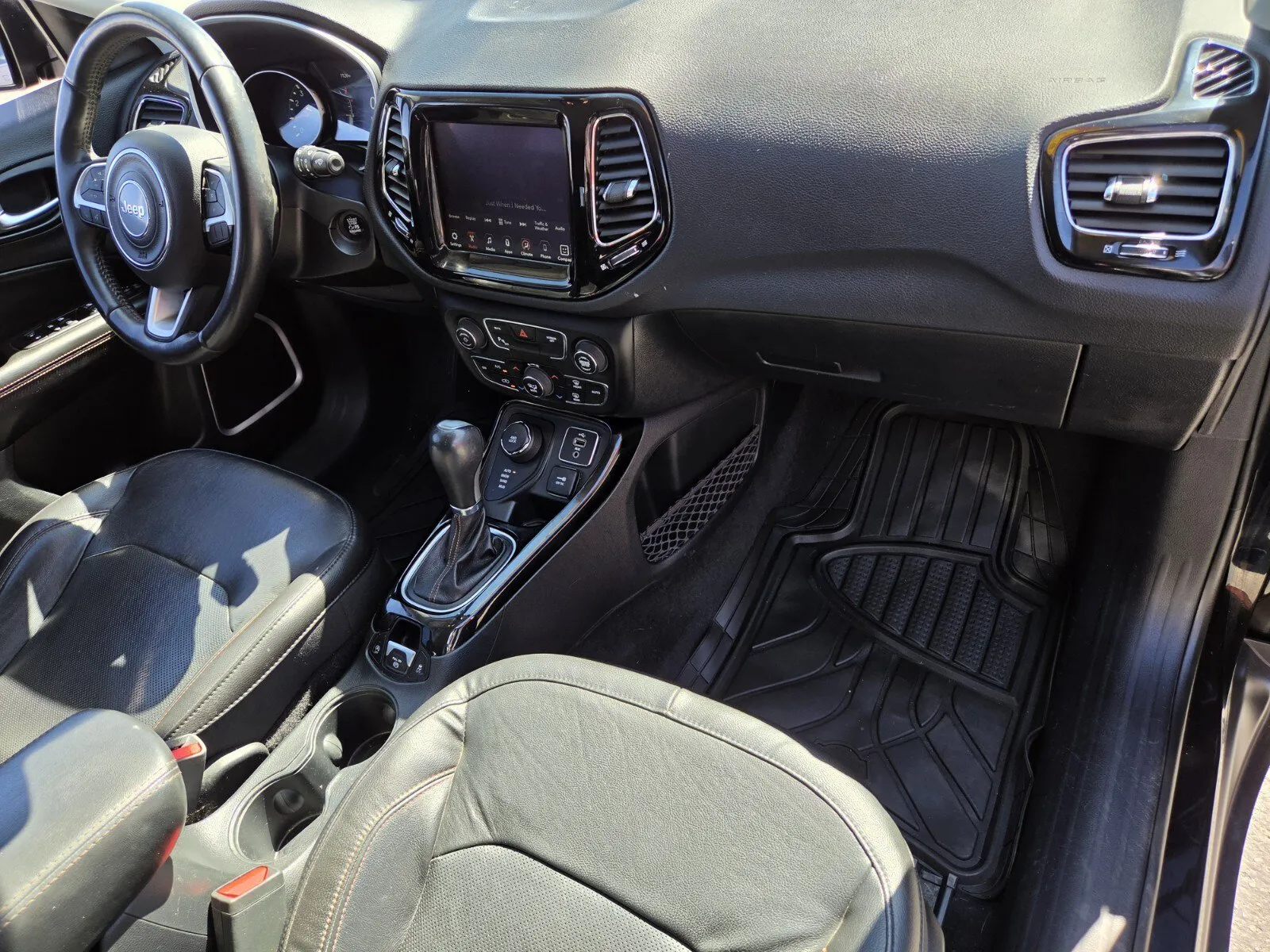 Jeep Compass photo 14