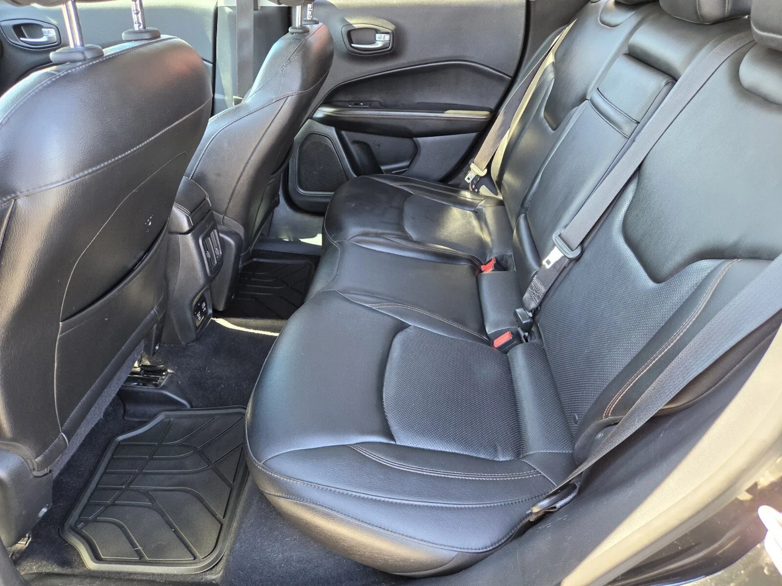 Jeep Compass photo 9