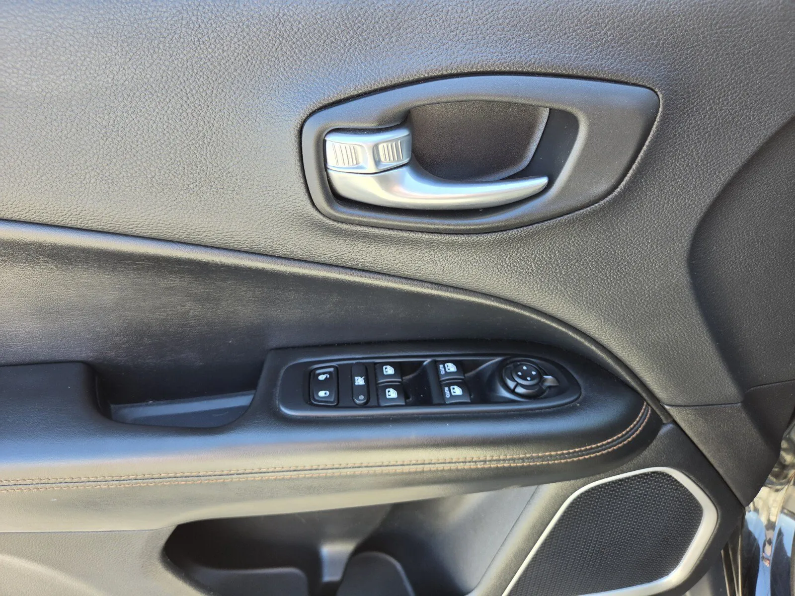 Jeep Compass photo 15