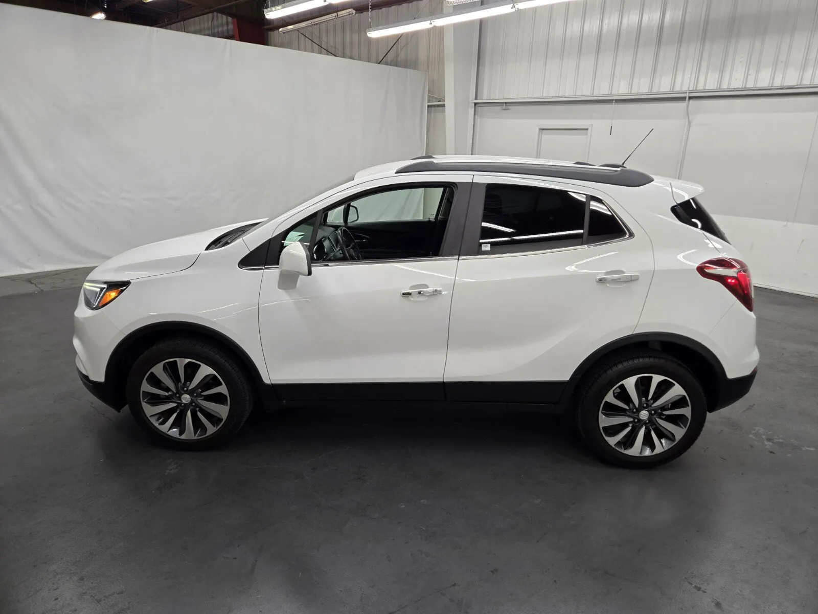 Buick Encore photo 2