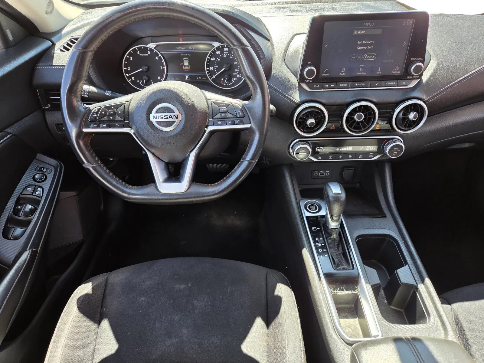 Nissan Sentra photo 9