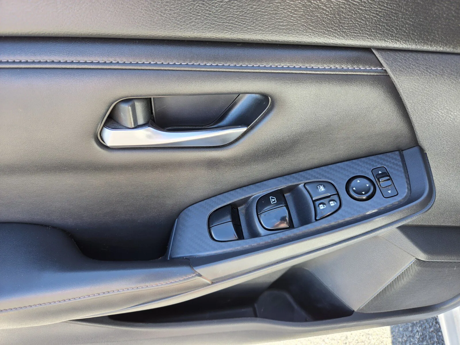 Nissan Sentra photo 14