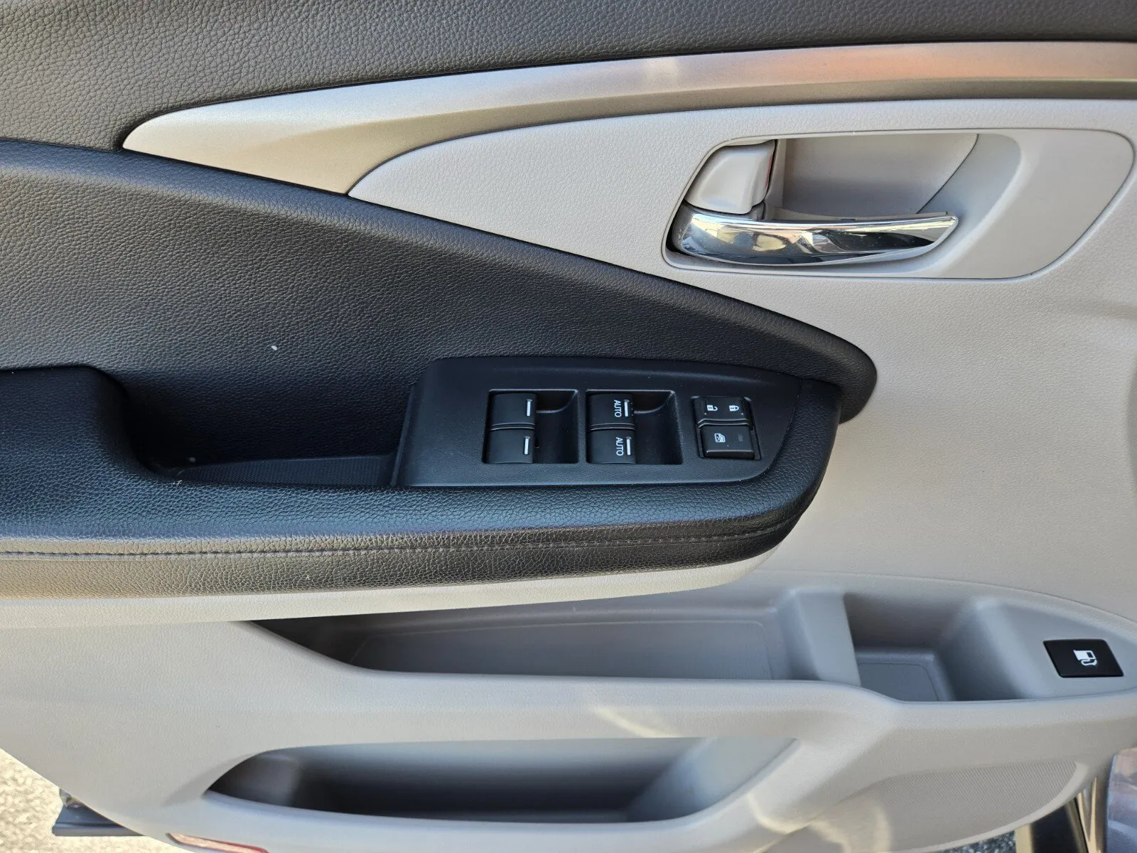 Honda Pilot photo 15