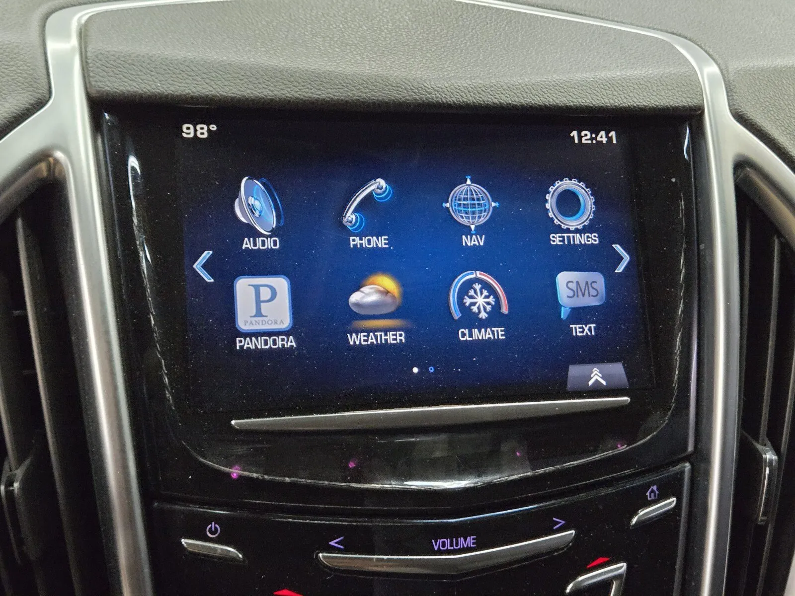 Cadillac SRX photo 16