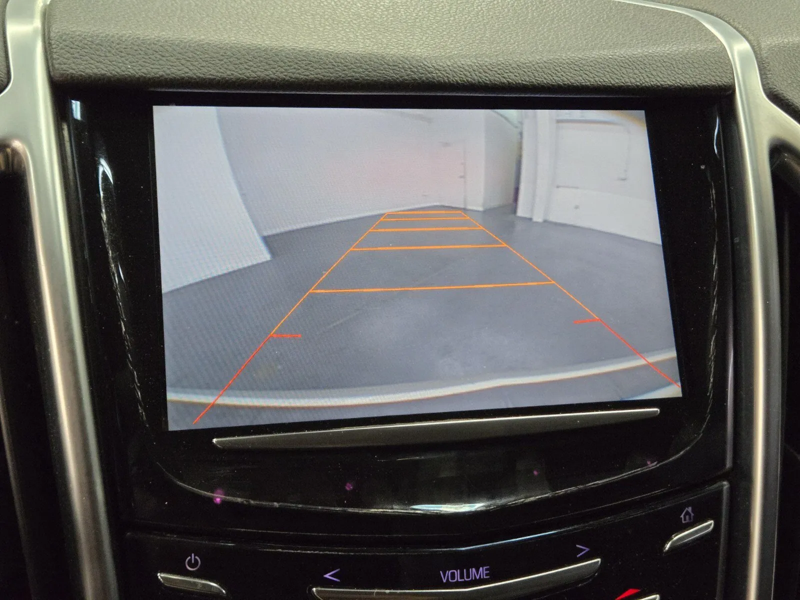 Cadillac SRX photo 17