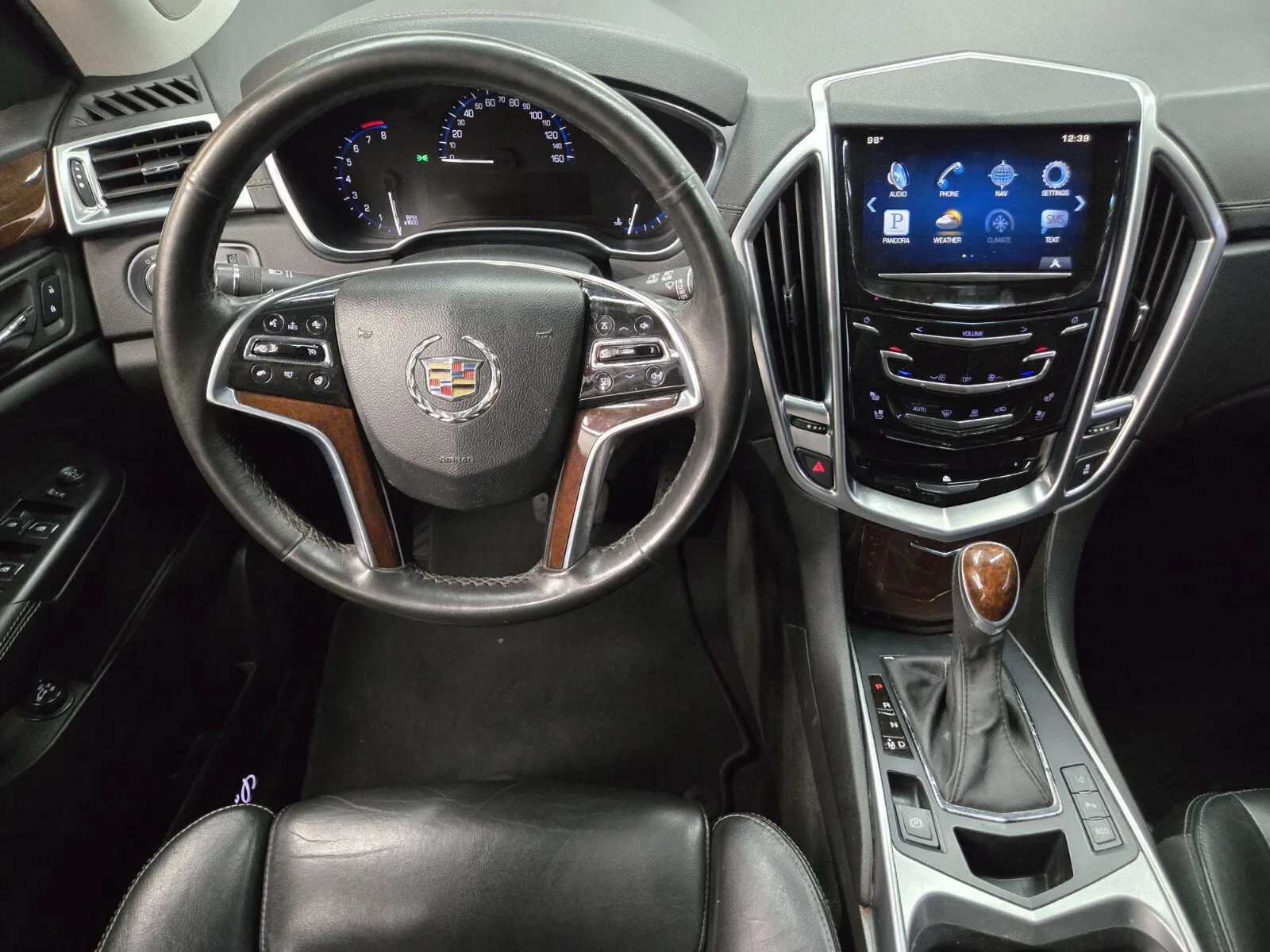 Cadillac SRX photo 8