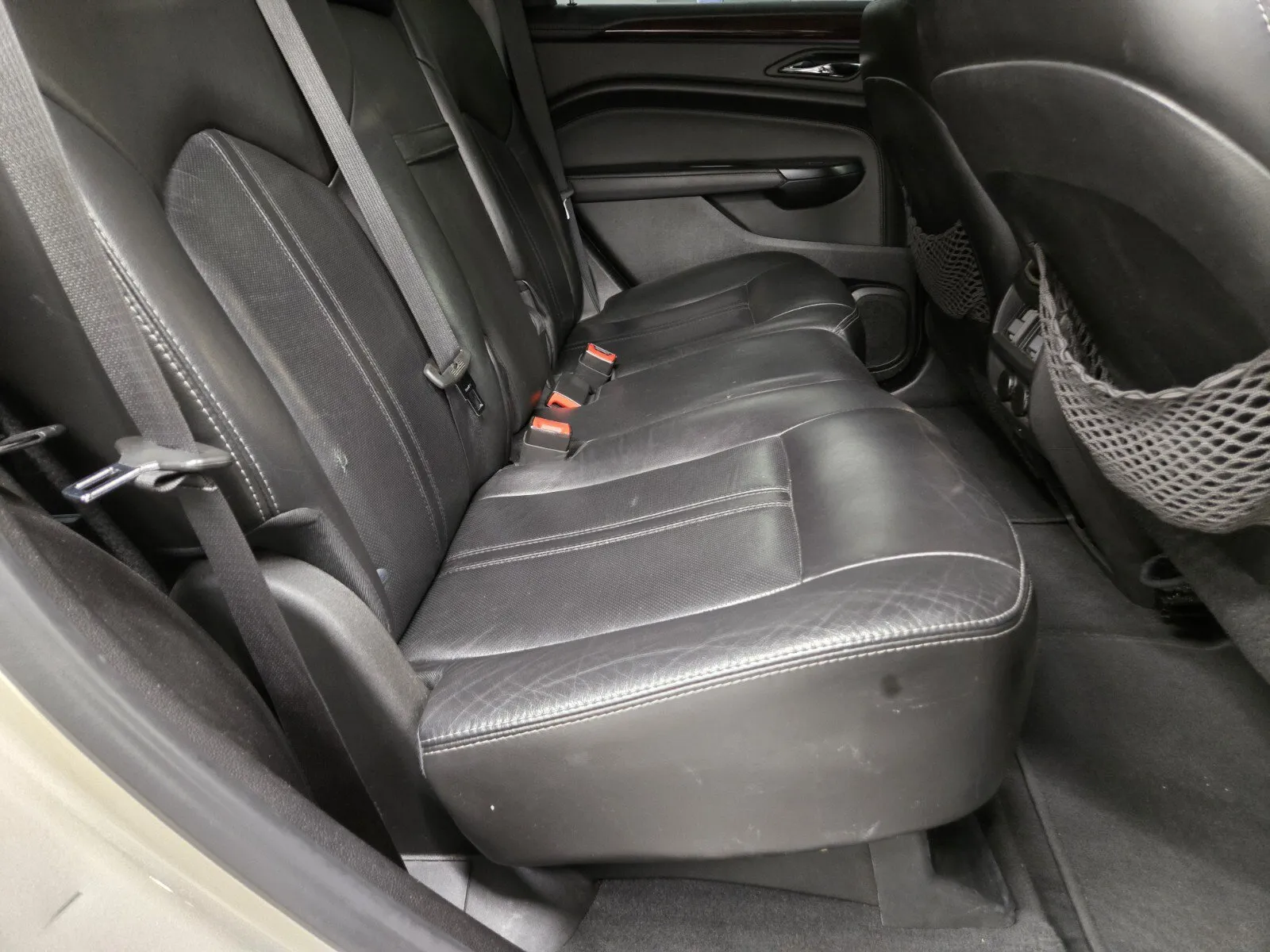 Cadillac SRX photo 10