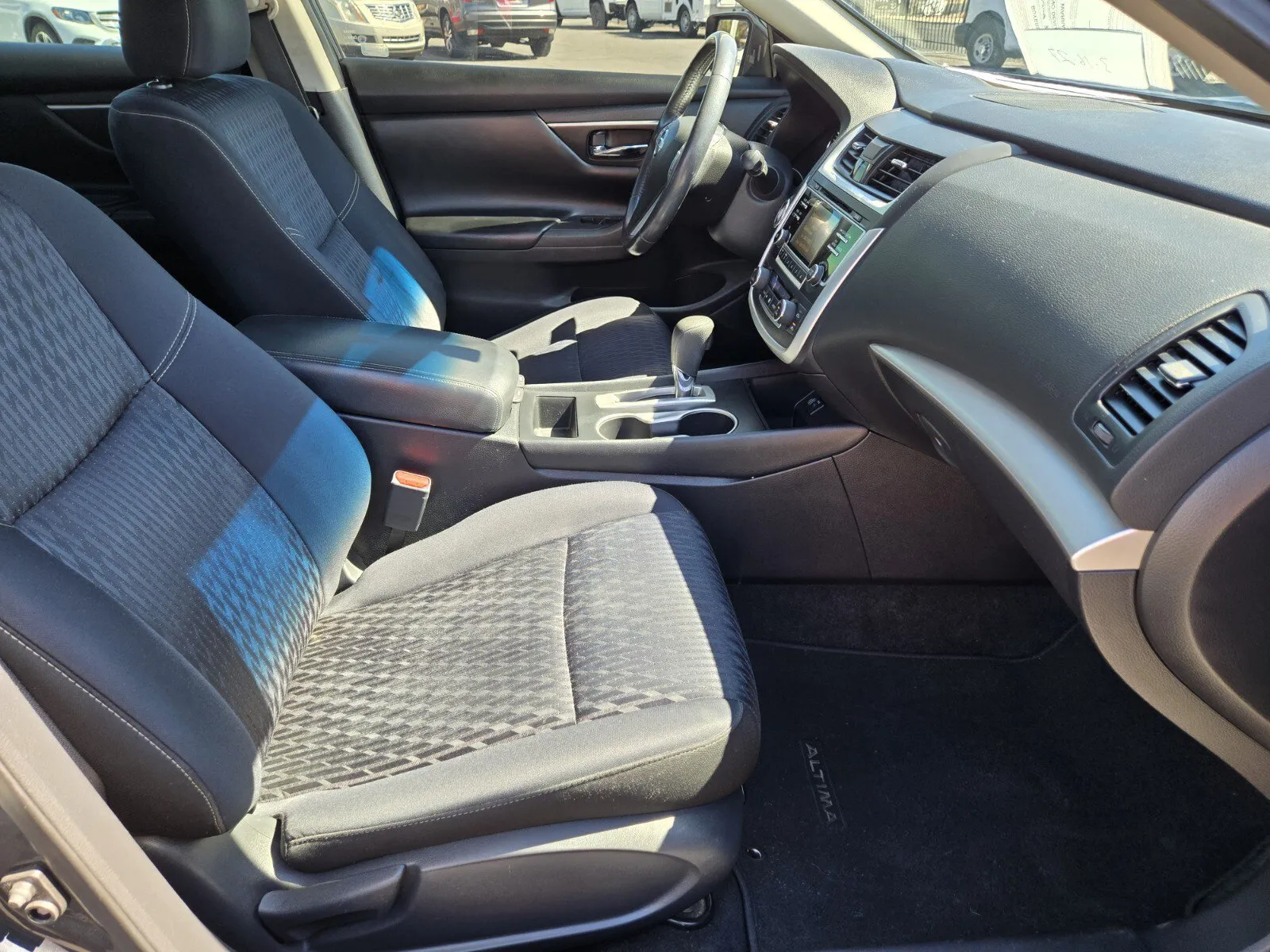 Nissan Altima photo 12