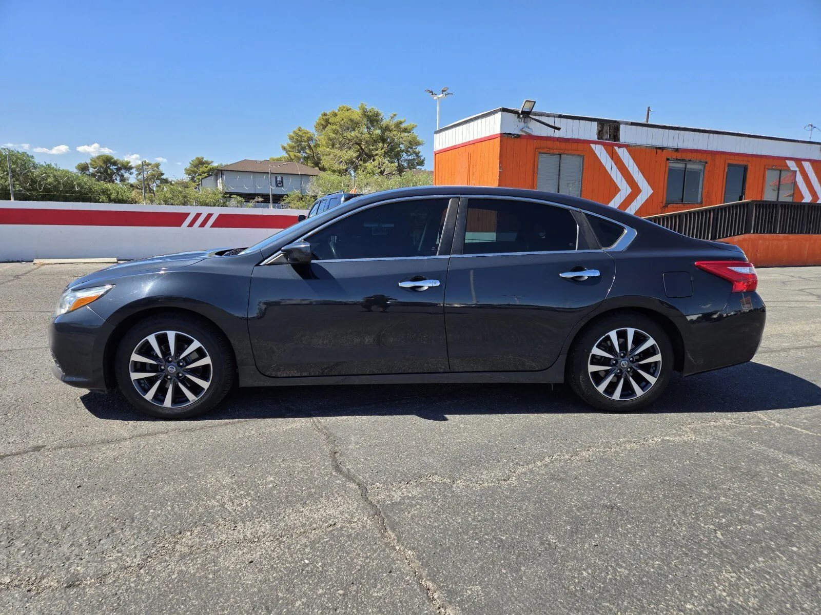 Nissan Altima photo 2