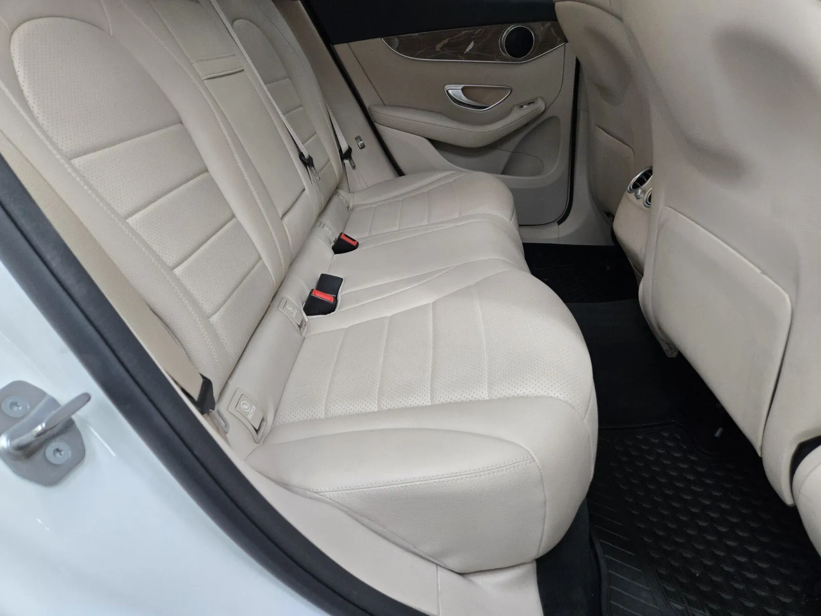 Mercedes-Benz GLC photo 13