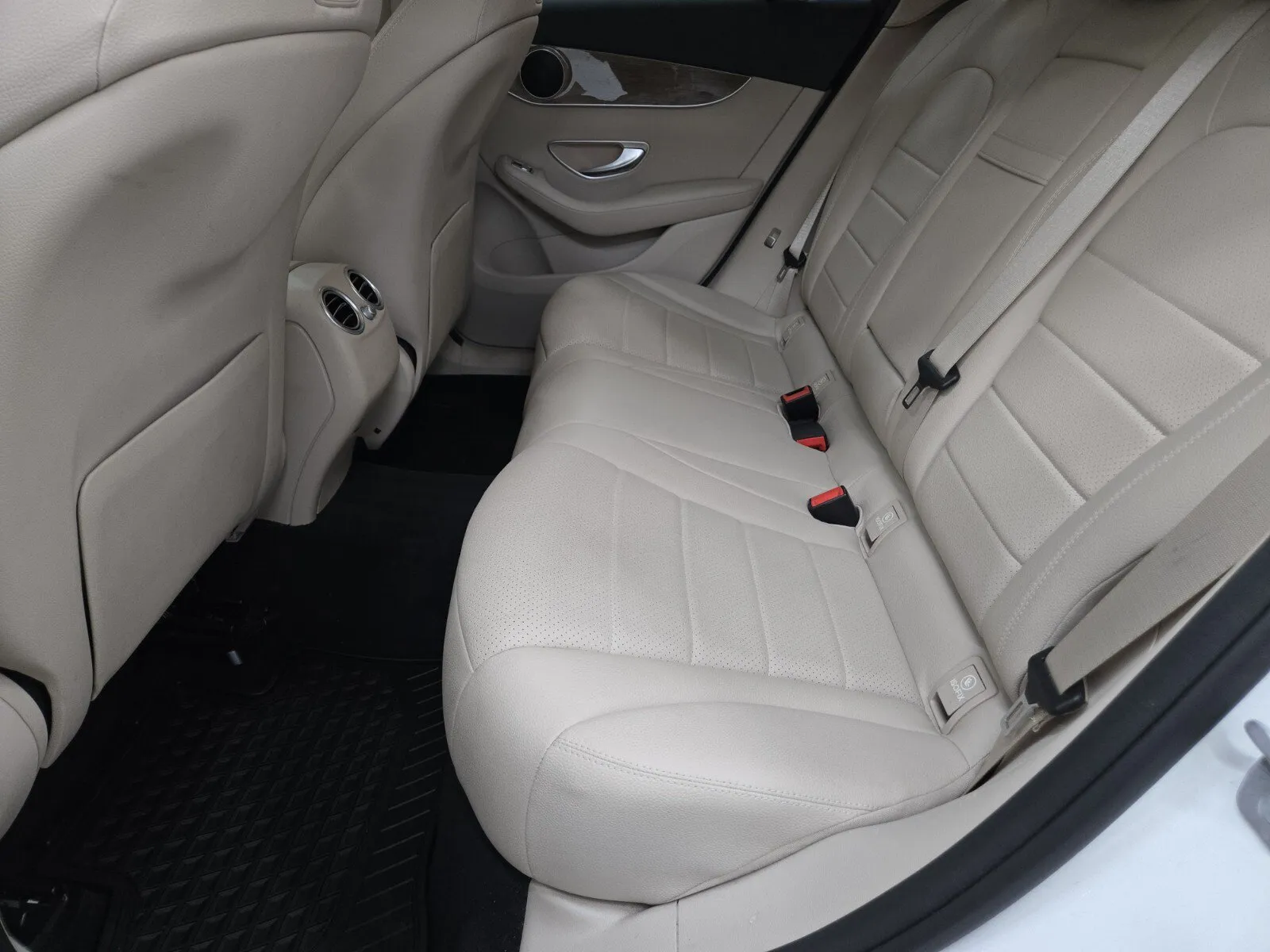 Mercedes-Benz GLC photo 10