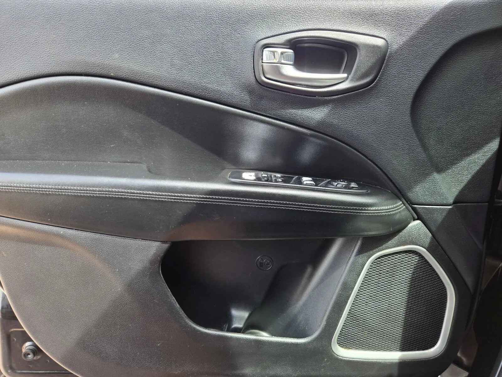 Jeep Compass photo 15