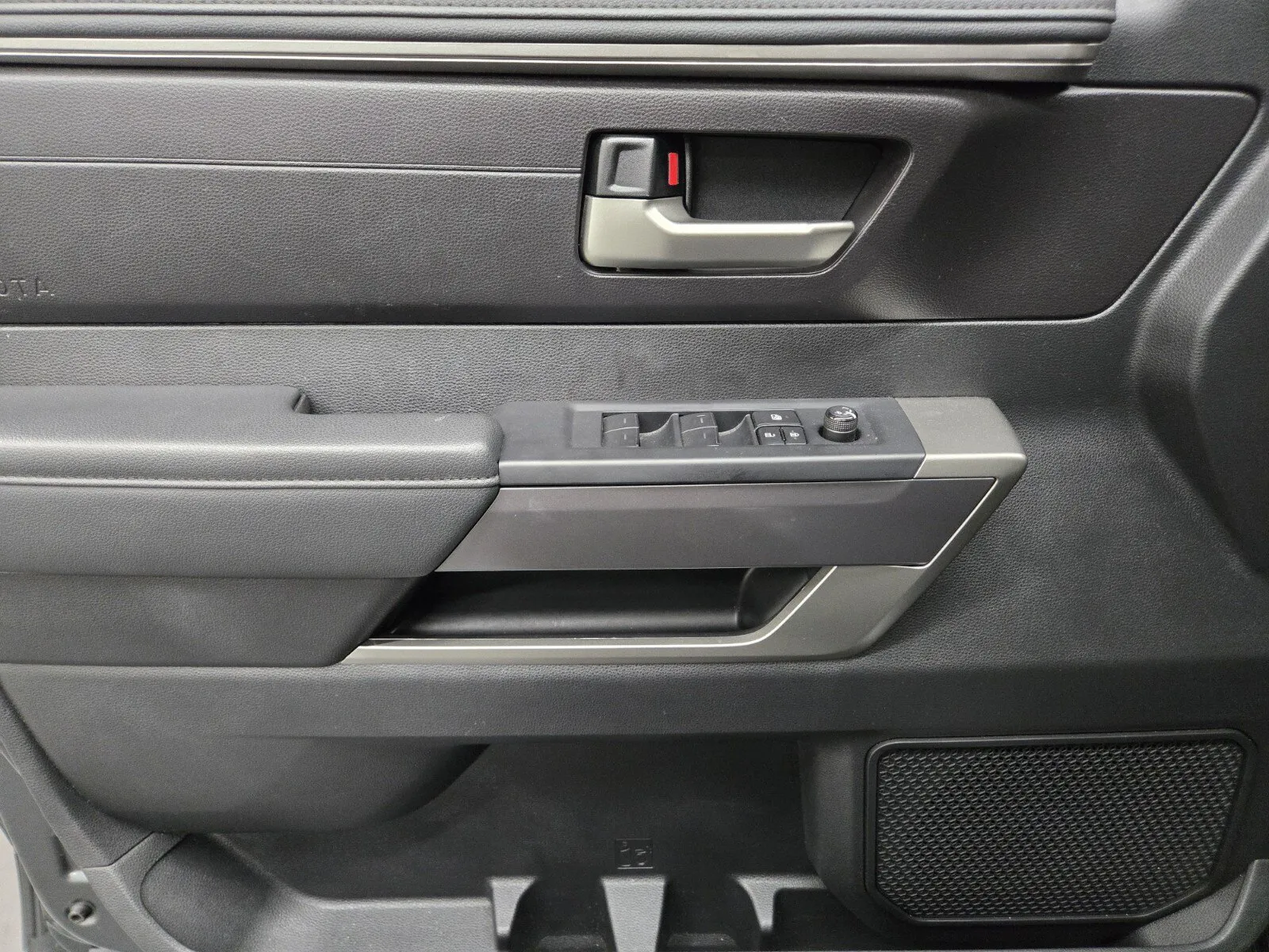 Toyota Tundra photo 14