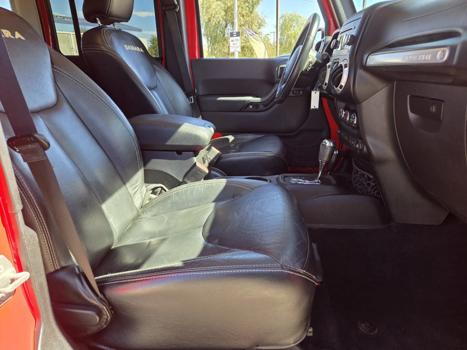 Jeep Wrangler photo 12