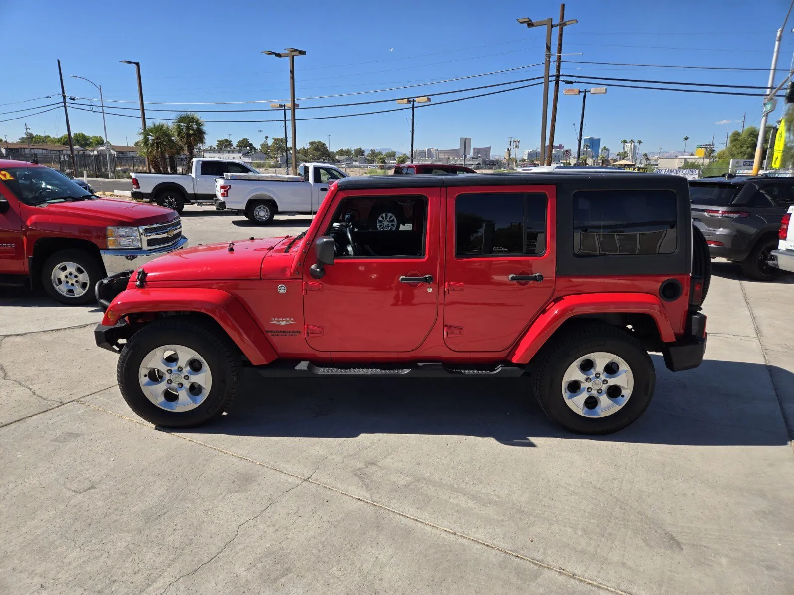 Jeep Wrangler photo 2