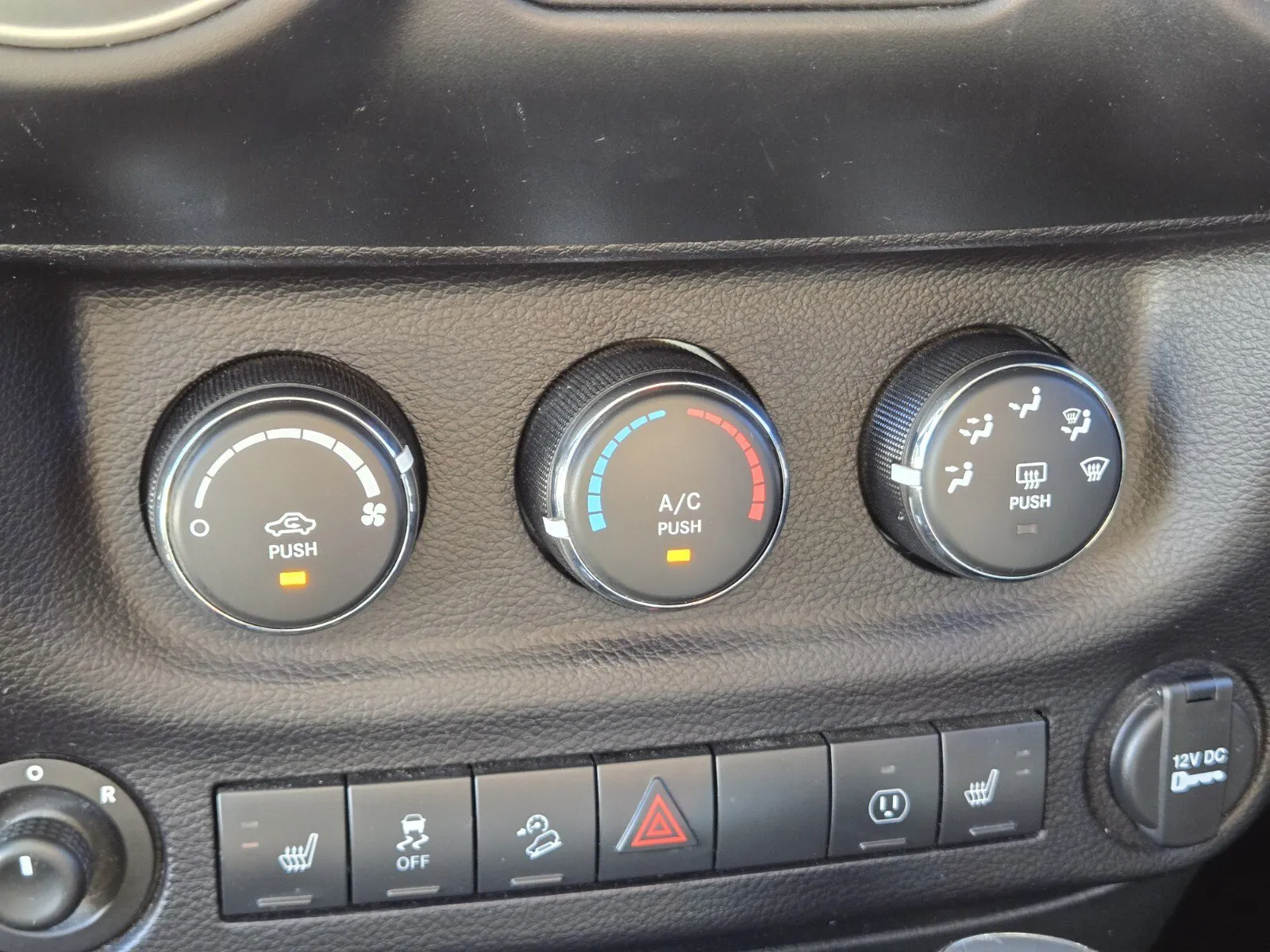 Jeep Wrangler photo 17